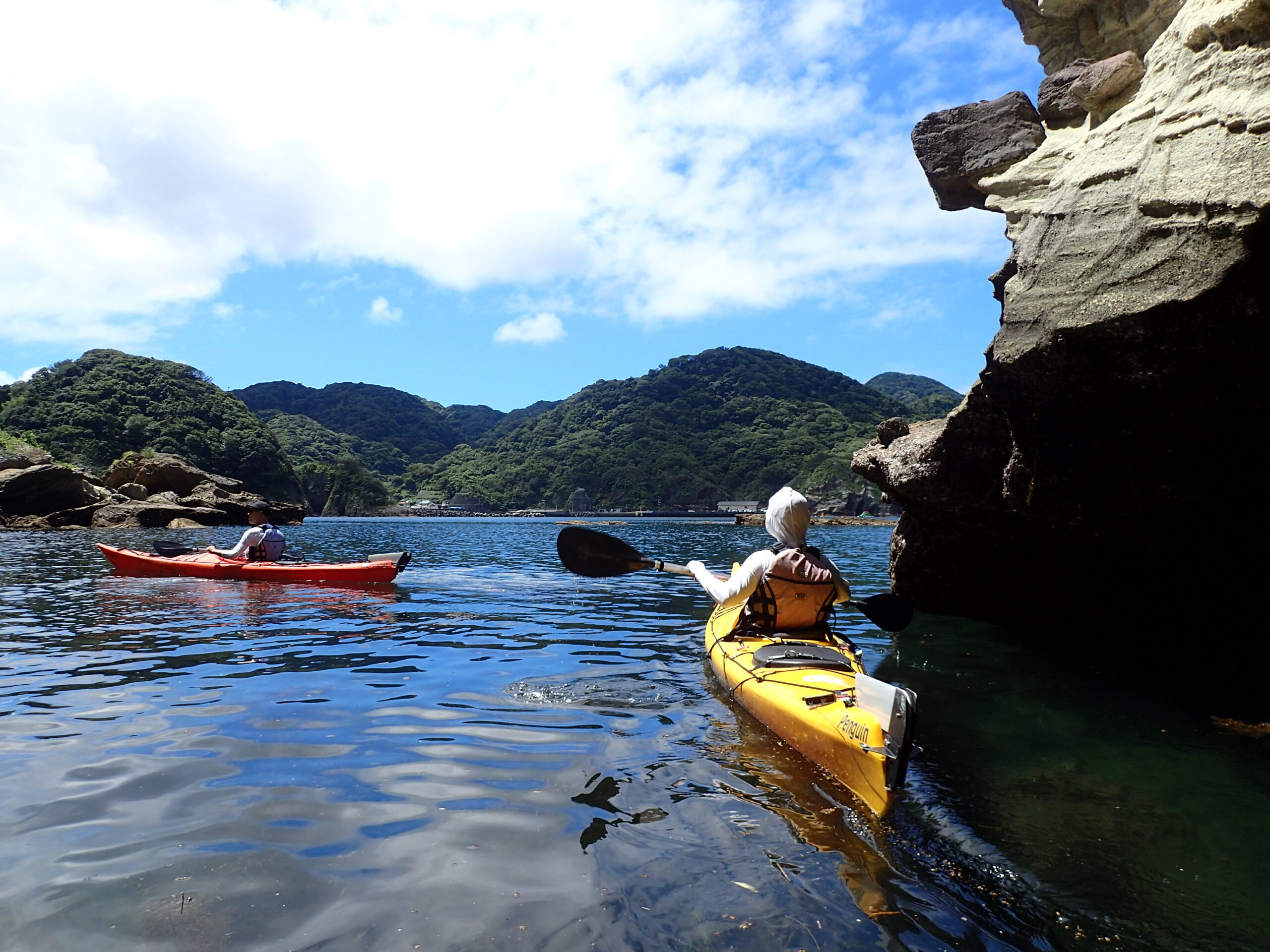 Sea kayaking tour in Minami-Izu with SURFACE